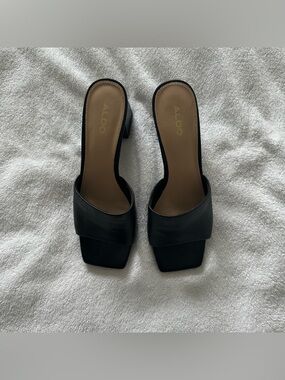 ALDO Black Leather Square Toe Heeled Mules Size 7 Block Heel Slip-On Womens